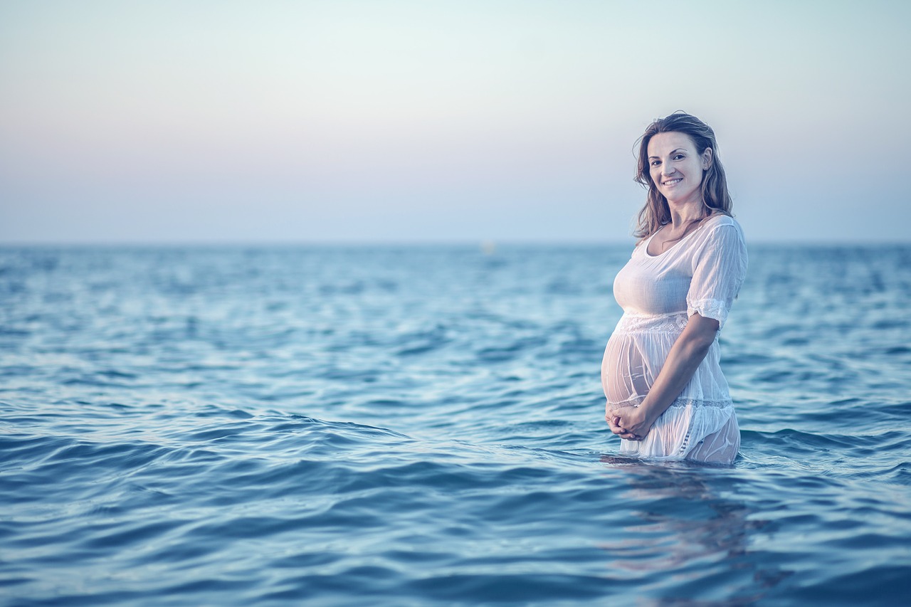 ¿Por qué la tasa de embarazo gemelar es alta en reproducción asistida?